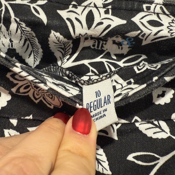 Croft and barrow pull on pants size 10 - Picture 2 of 3